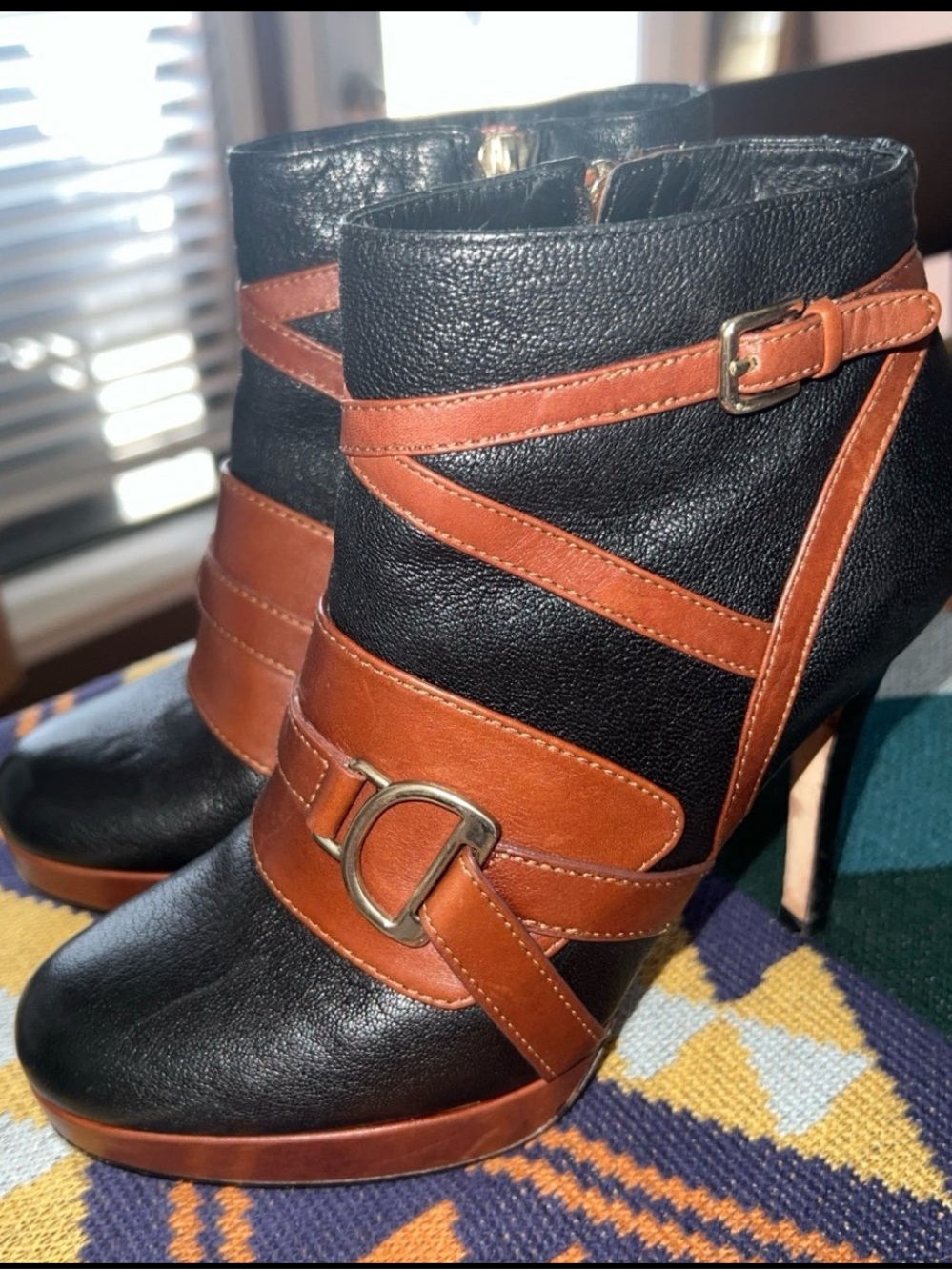 COLE HAAN “CAROLYN” EQUESTRIAN INSPIRED PLATFORM STRAP ANKLE BOOTS//SIZE 6.5